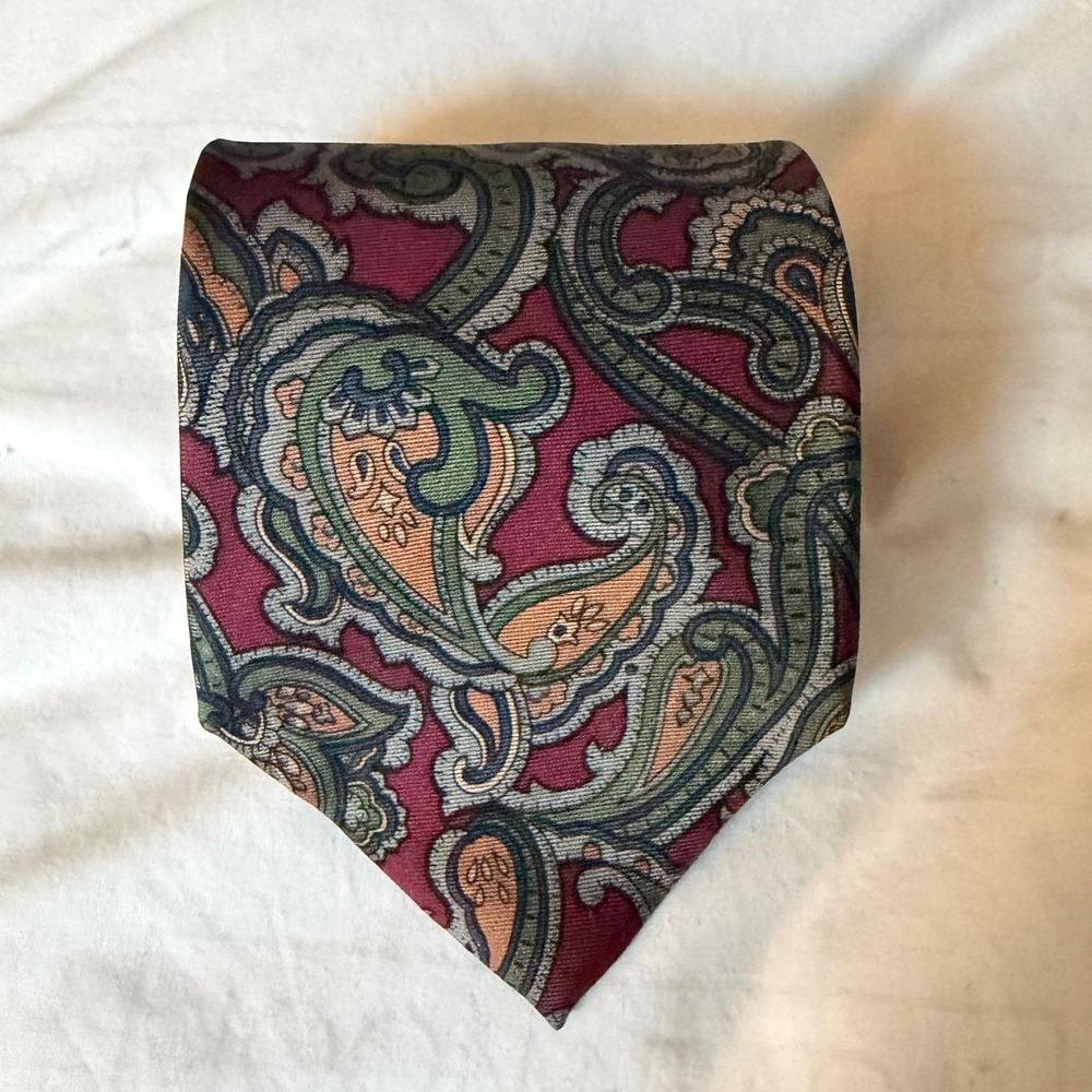 Surrey Paisley Tie Mens OS Burgundy Green Silk Made in USA Classic Excellent